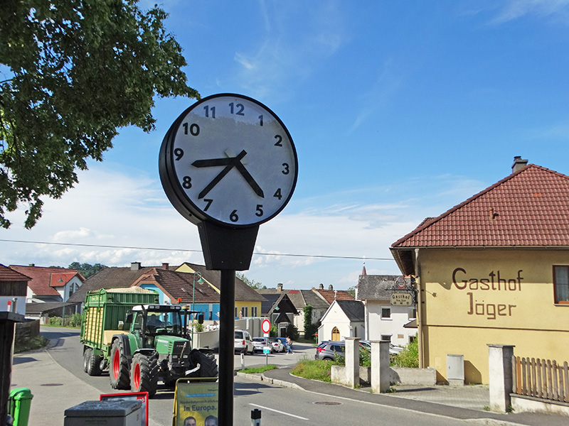 gleichzeituhr + Traktor